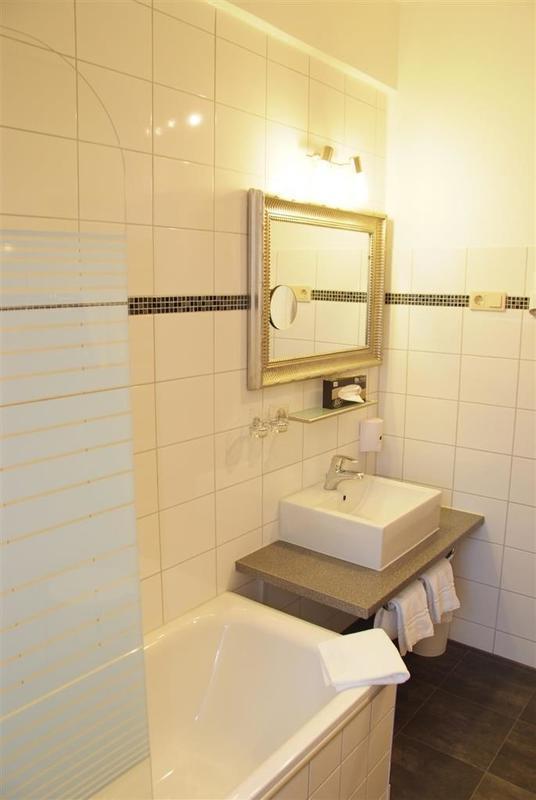 Arena Hotel Гельзенкирхен Номер фото