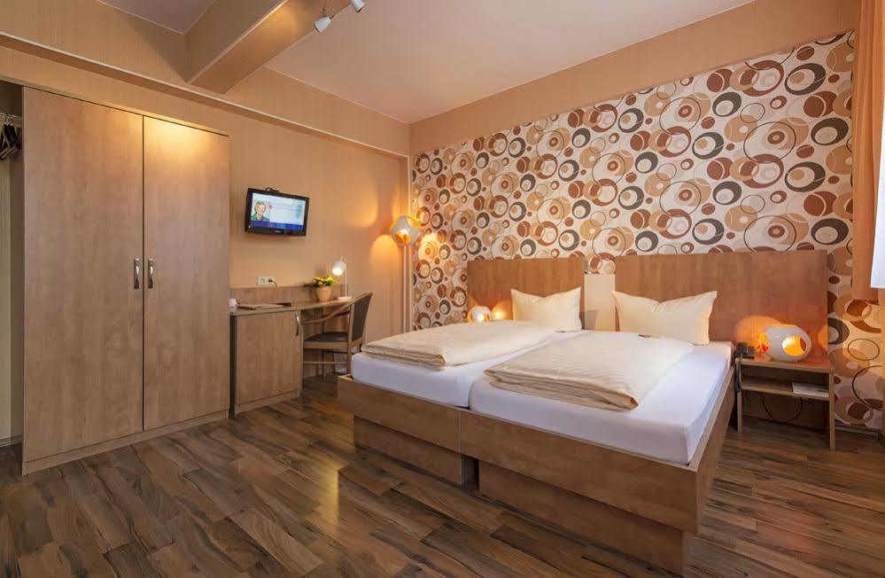 Arena Hotel Гельзенкирхен Экстерьер фото
